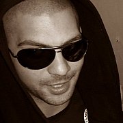 Bufon16 - mężczyzna, 39 lat, Toruń