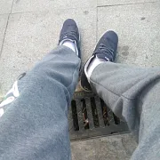 Sneakbydguni