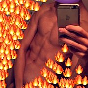 Mlodziutkinapalonywariat