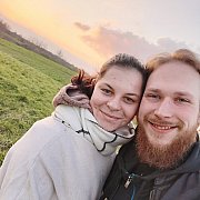 ParazLondynu - pár (žena 30 let, muž 32 let), London