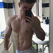 Michal686 - mężczyzna, 23 lat, Warszawa