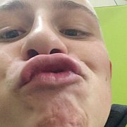 Adriano0956 - muž, 22 let, Warszawa