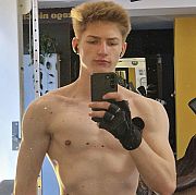 Ryuga - mężczyzna, 23 lat, Warszawa