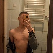 Szymon789 - mężczyzna, 22 lat, Warszawa