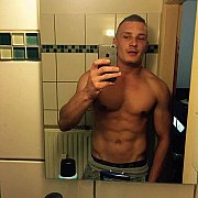 Adik1111 - muž, 32 let, Düsseldorf