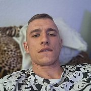 Mlodyniesmialy69 - mężczyzna, 27 lat, Warszawa
