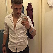Adam095 - mężczyzna, 29 lat, Oława