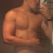 KikkkiSJS - mężczyzna, 21 lat, Rzeszów