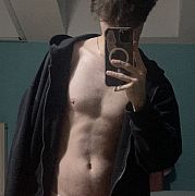 Jdjxf - mężczyzna, 21 lat, Kraków
