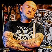 Pewuka - чоловік, 40 років, Gdańsk