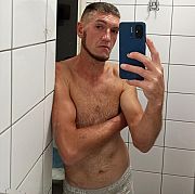 Mlodyzadowolidojrzala