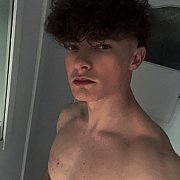 AdrianH19 - mężczyzna, 20 lat, Kraków