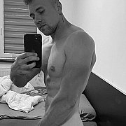 Adrianoo18 - mężczyzna, 30 lat, Mława
