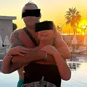 Oversheee - paar (frau 42 Jahre, mann 42 Jahre), Rotterdam
