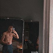 Mareczek4200 - mężczyzna, 19 lat, Jasło