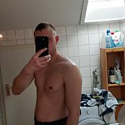 Johny123453 - mężczyzna, 30 lat, Elmshorn