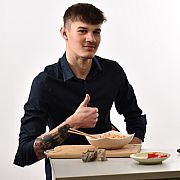 Achuj - mężczyzna, 20 lat, Katowice