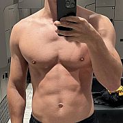 HungTwunk - mężczyzna, 26 lat, Warszawa