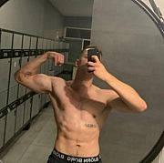 Filip19r - mężczyzna, 23 lat, Wrocław