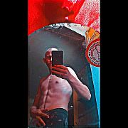 Artem0w - mężczyzna, 28 lat, Olszyna