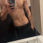 Kornel33 - mężczyzna, 21 lat, Wrocław