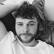 Niko19 - mężczyzna, 33 lat, Warszawa