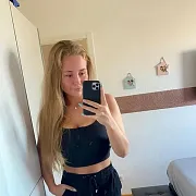 MonikaW03 - žena, 23 let, Piastów
