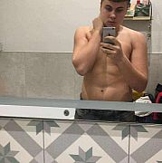 Szymoneqqq - mężczyzna, 19 lat, Katowice