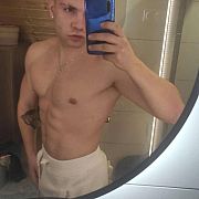 Maks20yo - mężczyzna, 19 lat, Warszawa