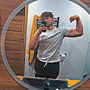 Igor005 - mężczyzna, 20 lat, Józefów