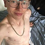 Mlodyszukamspon - mężczyzna, 19 lat, Bolesławiec
