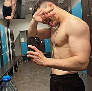 Sjzjsnsj - mężczyzna, 29 lat, Warszawa