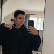 Maksio9 - mężczyzna, 21 lat, Katowice