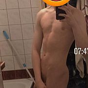 KochanekMamusiek - mężczyzna, 18 lat, Ostrołęka