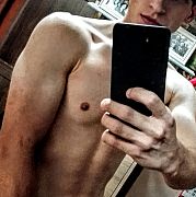 Chlopczykszukamamusi - mężczyzna, 23 lat, Kielce