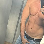 Najlepszytutaj85 - mężczyzna, 40 lat, Knurów