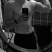 Wlkt0R - mężczyzna, 19 lat, Rzeszów