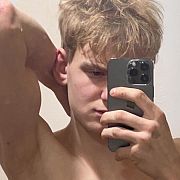 Wladekk - mężczyzna, 19 lat, Kraków