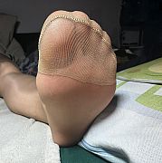DianaNylonFeet