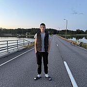 Hdsyhd - mężczyzna, 18 lat, Warszawa