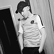 Dresik82Czwa - muž, 43 let, Katowice