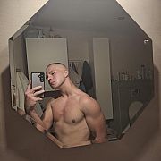 River111 - mężczyzna, 25 lat, Zielona Góra