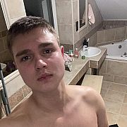 Maksik9 - mężczyzna, 22 lat, Warszawa