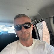 44Krzysztof - мужчина, 44 лет, Hafnarfjörður