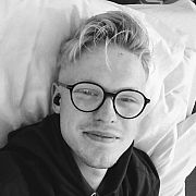 Halo282828282 - mężczyzna, 18 lat, Poznań