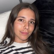 Niki3323 - жінка, 19 років, Szczecin