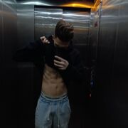 Mlodyzchuty03 - мужчина, 22 лет, Kraków