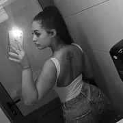 Alessiafck - frau, 21 Jahre, Oradea