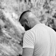 DeDe1999999 - mann, 34 Jahre, Narol